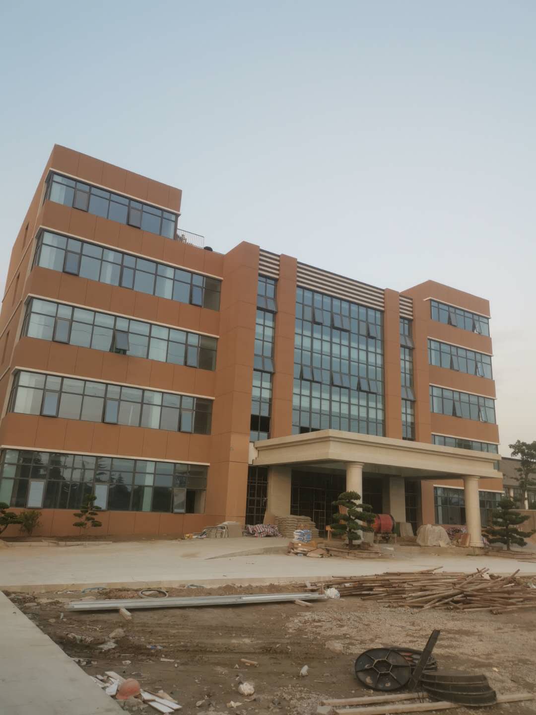 南通鑫启盛科技有限公司办公楼中央空调多联机